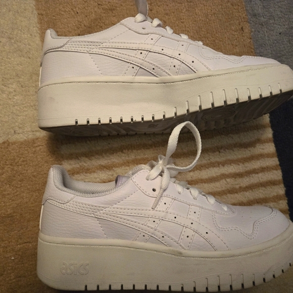 Asics Shoes - Picture 5 of 7